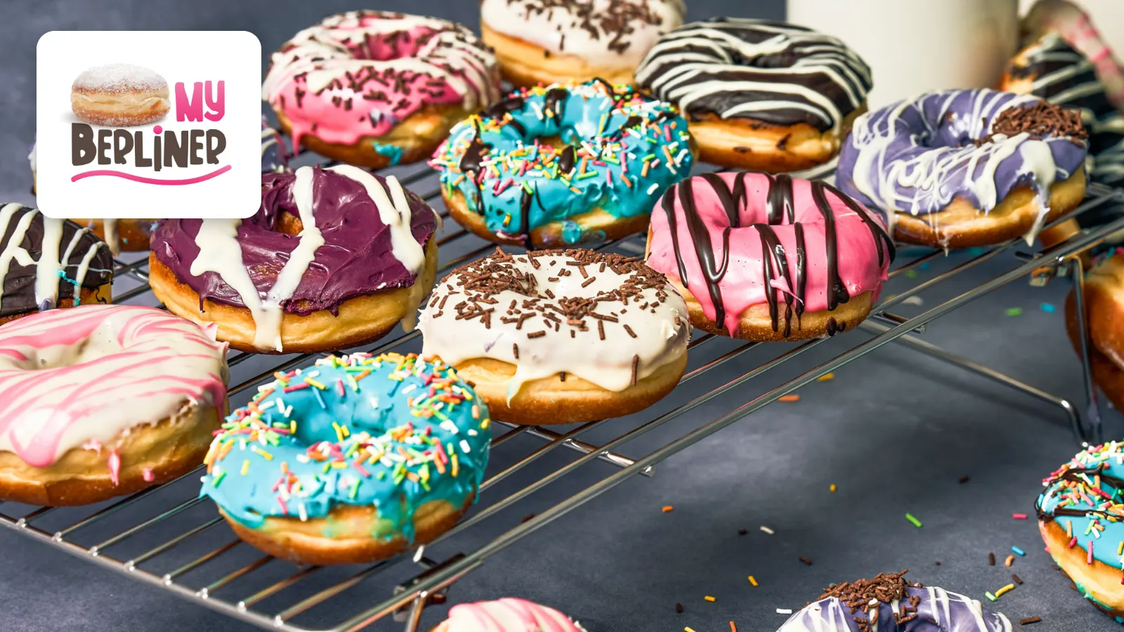 My Berliner — Rengârenk kaplamalı donutlar — çilekli, vişneli, çikolatalı
